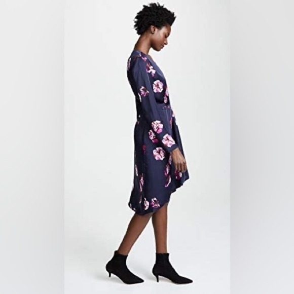 💘 Joie Miltona Floral Wrap Dress Midnight - Picture 3 of 8
